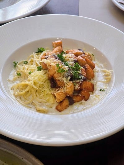 Spaghetti Carbonara With Bacon