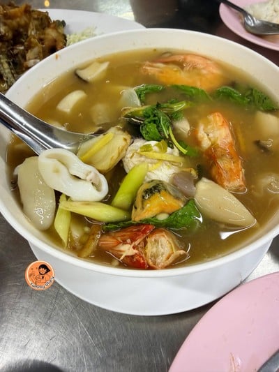 ต้มยำโป๊ะแตก