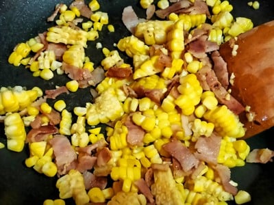 วิธีทำ ข้าวผัดข้าวโพดเบคอน
