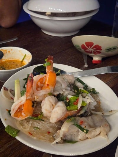 อาหาร หรือ เครื่องดื่ม