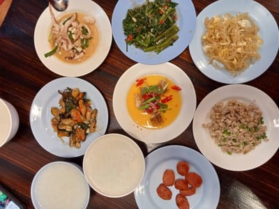 อาหาร หรือ เครื่องดื่ม