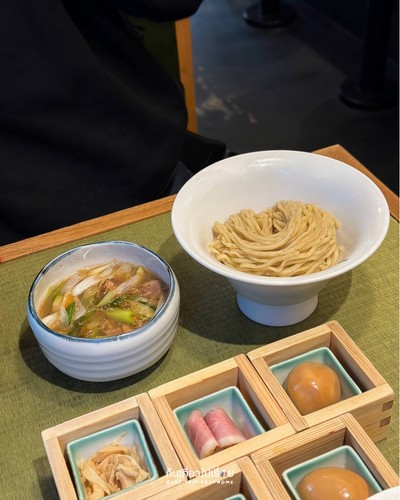 Deluxe Duck Soup Tsukesoba