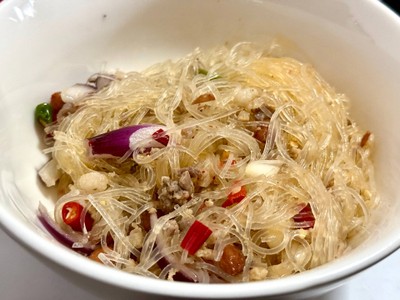 ยำวุ้นเส้น