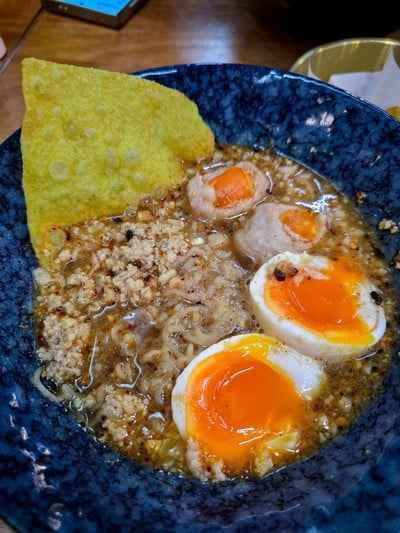 ก๋วยเตี๋ยวต้มยำไข่ยางมะตูม+ไข่มังกร