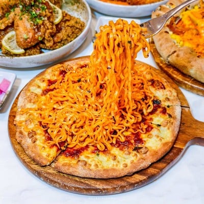 ลุ้นกินฟรี! กินเร็วกินไว ท้าความเผ็ดกับ Bulduk Pizza ใครทำได้กินฟรีไปเลย