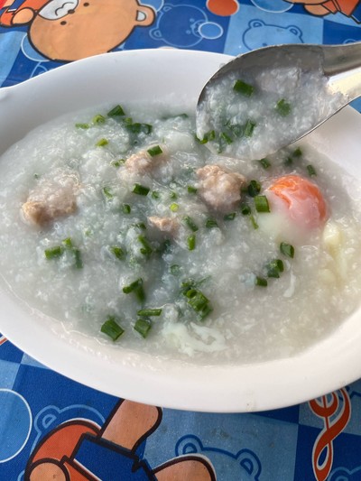 โจ๊กหมูใส่ไข่