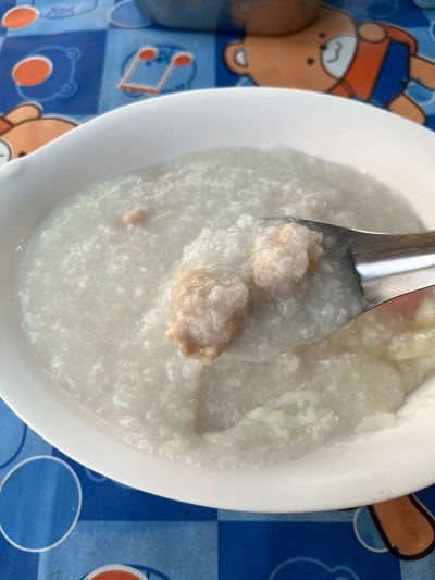 โจ๊กหมูใส่ไข่