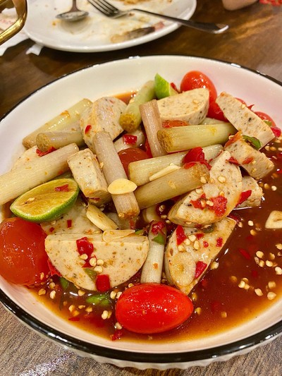 ยำหมูยอ