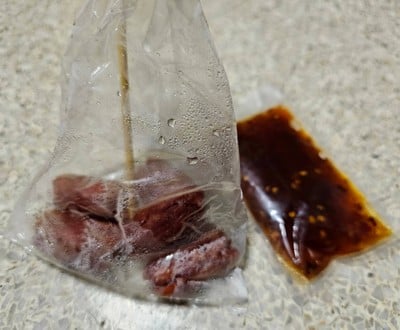 ไส้กรอกแดงทอด