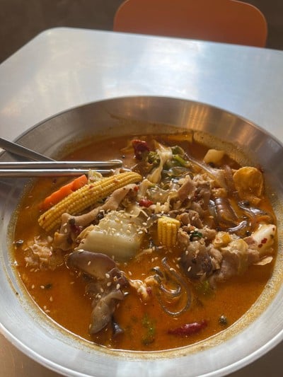 ซุปหม่าล่าผสมกระดูกหมู