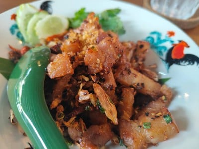 หมูสามชั้นผัดพริกเกลือ