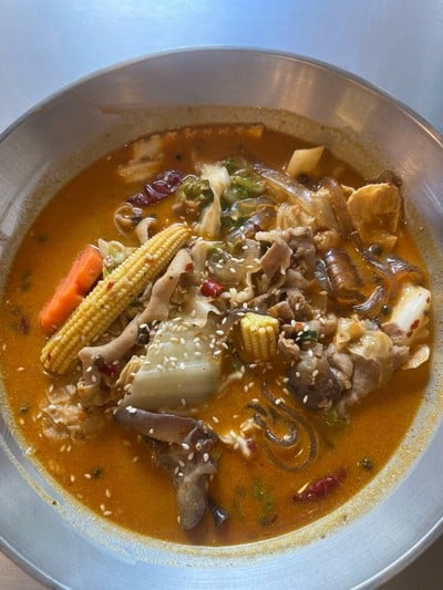 ซุปหม่าล่าผสมกระดูกหมู