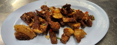 หมูกรอบคั่วพริกเกลือ