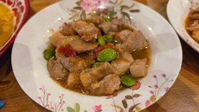 เอี่ยมต้อผัดสะตอ