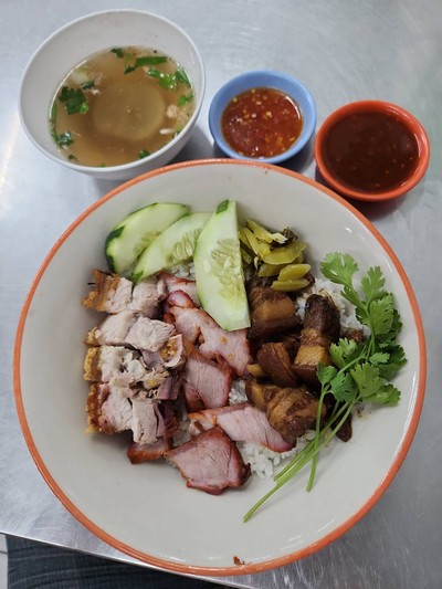 ข้าวสามหมู