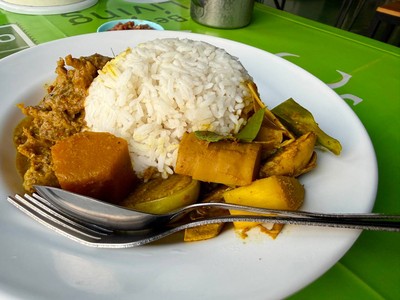 ข้าวราดแกง