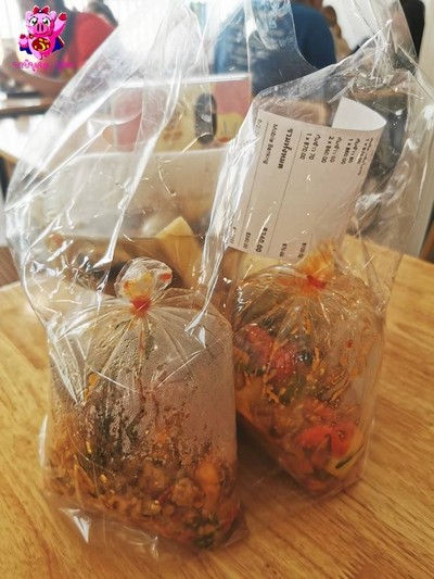 อาหาร หรือ เครื่องดื่ม