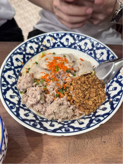 ก๋วยเตี๋ยวต้มยำหมูล้วน