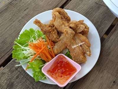ปีกไก่ทอดน้ำปลา
