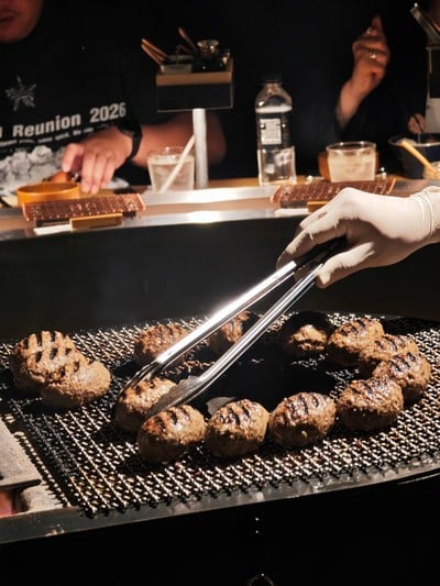 อาหาร หรือ เครื่องดื่ม