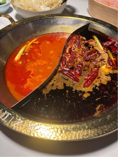 “重庆鸡公煲·江景火锅烧烤”