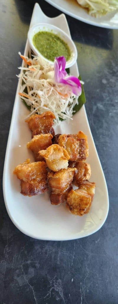 หมูกรอบทอด