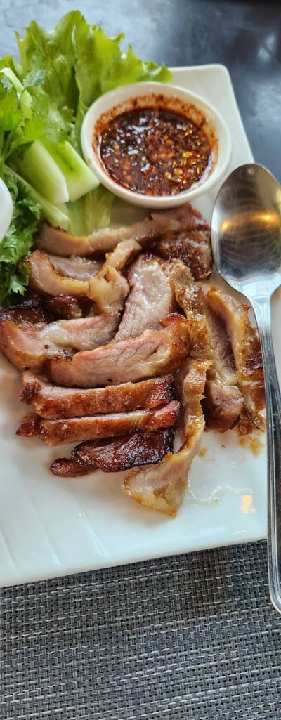 คอหมูย่าง