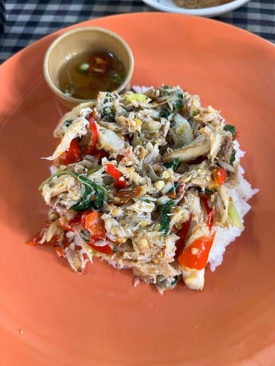 ข้าวผัดกะเพราปู
