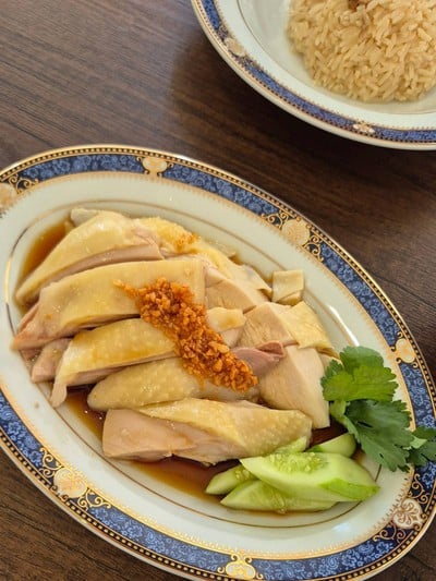 หมึกมันไก่ ข้าวมันไก่สไตล์สิงคโปร์ สวนผัก หมึกมันไก่ ข้าวมันไก่สไตล์สิงคโปร์ สวนผัก