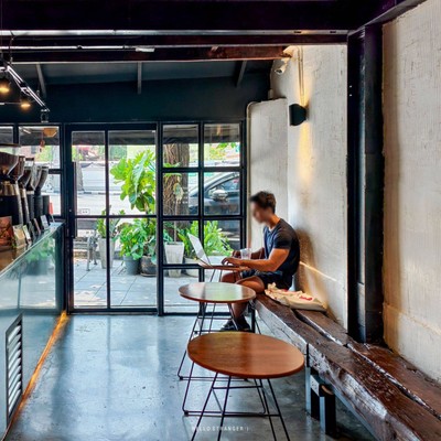 Koffeeplus Coffee Roaster Academy ร้านกาแฟเทสดีย่านเจริญนคร