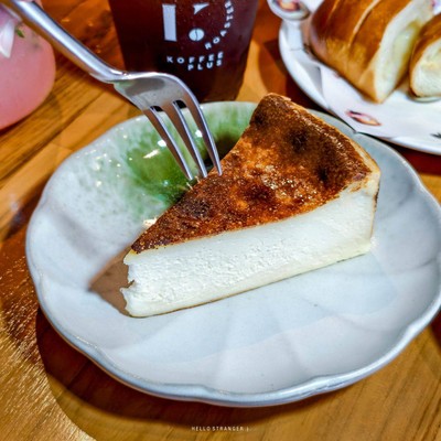 Koffeeplus Coffee Roaster Academy ร้านกาแฟเทสดีย่านเจริญนคร