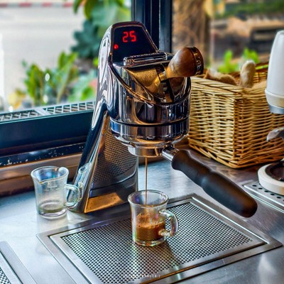 Koffeeplus Coffee Roaster Academy ร้านกาแฟเทสดีย่านเจริญนคร