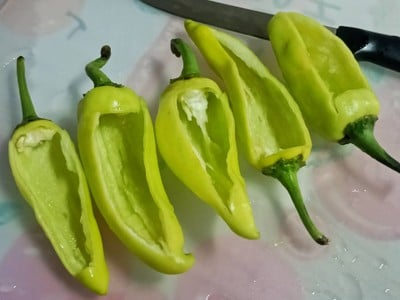 วิธีทำ พริกหยวกยัดไส้ห่อแพไข่รังบวบ