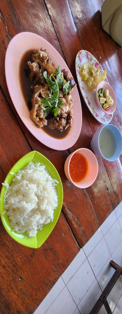 อาหาร หรือ เครื่องดื่ม