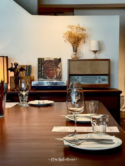 ร้านอาหารและไวน์บาร์สไตล์ Modern Bistro ย่านสุขุมวิท 31 
