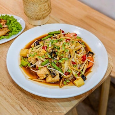 กูมันแซ่บ ร้านอาหารอีสานยั่วๆ ย่านคลองสาน