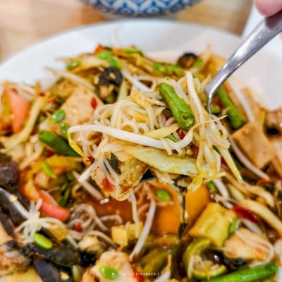 กูมันแซ่บ ร้านอาหารอีสานยั่วๆ ย่านคลองสาน