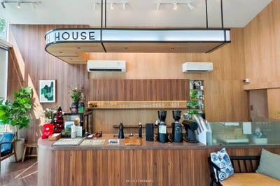 Coach House Brunch and Eatery คาเฟ่สไตล์โฮมมี่ย่านรามอินทรา