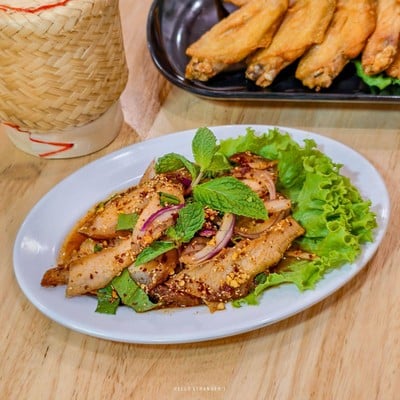 กูมันแซ่บ ร้านอาหารอีสานยั่วๆ ย่านคลองสาน