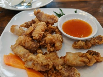 อาหาร หรือ เครื่องดื่ม