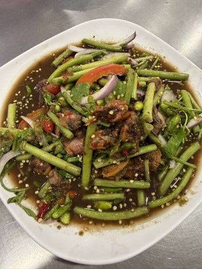 อาหาร หรือ เครื่องดื่ม