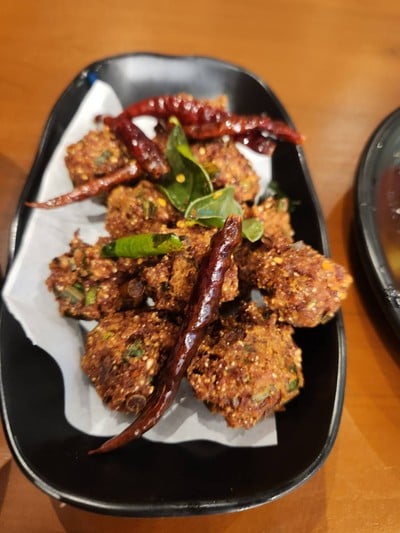 ลาบเนื้อทอด