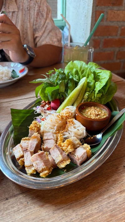 เมี่ยงหมูกรอบ
