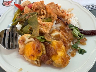 ร้านข้าวแกงพิดโลก