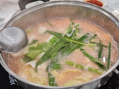 อาหาร หรือ เครื่องดื่ม
