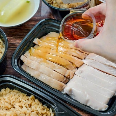 “จินกี่ ข้าวมันไก่ ไทย-สิงคโปร์” ร้านข้าวมันไก่ที่อร่อยตรงปก จนยกขึ้นแท่นให้เป็นร้านโปรด