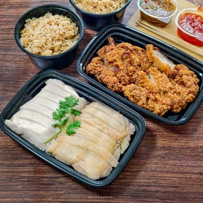 “จินกี่ ข้าวมันไก่ ไทย-สิงคโปร์” ร้านข้าวมันไก่ที่อร่อยตรงปก จนยกขึ้นแท่นให้เป็นร้านโปรด
