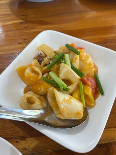 ปลาหมึกผัดไข่เค็ม
