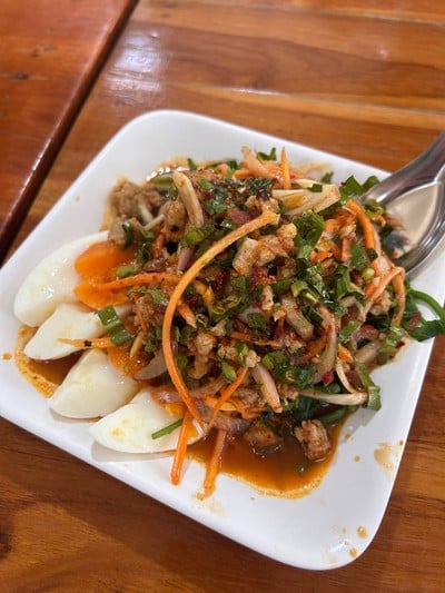 ยำผักกูดน้ำข้น