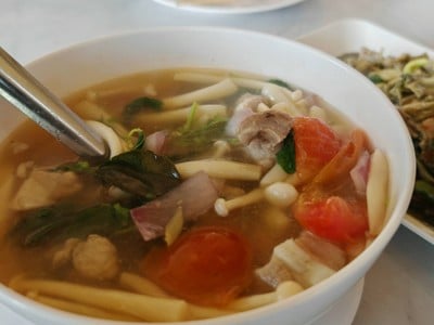 อาหาร หรือ เครื่องดื่ม